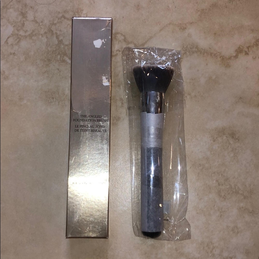 Kevyn Aucoin Makeup Foundation brush brand new!